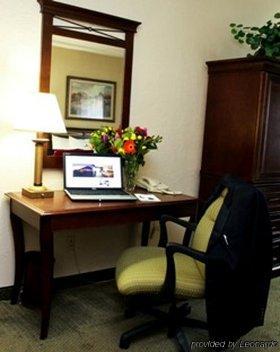 University Square Hotel Fresno Zimmer foto
